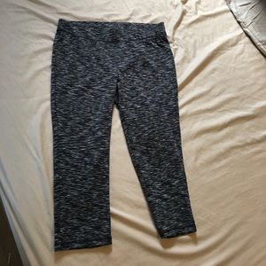 NWOT Lane Bryant Livi Active Capri Leggings