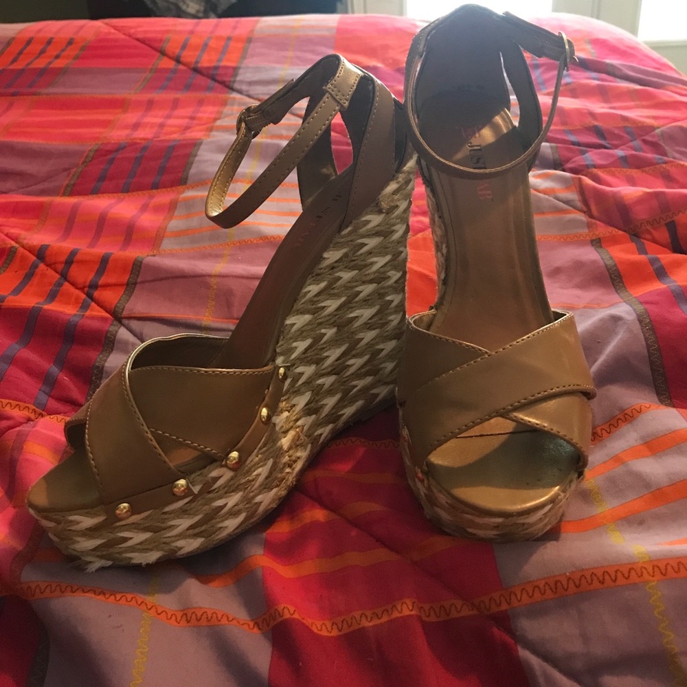Tans and cream wedges