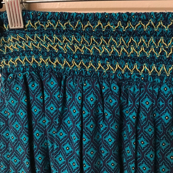 BUNDLE 2 ITEMS FOR $10
 ✨ Old Navy Skirt size M - Picture 2 of 4