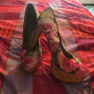 Jessica Simpson heels