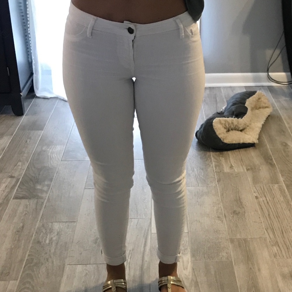 White skinny jeans