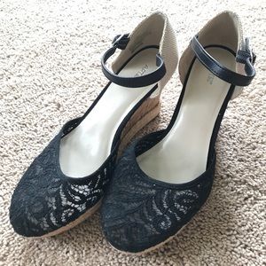 APT 9 Lace wedges