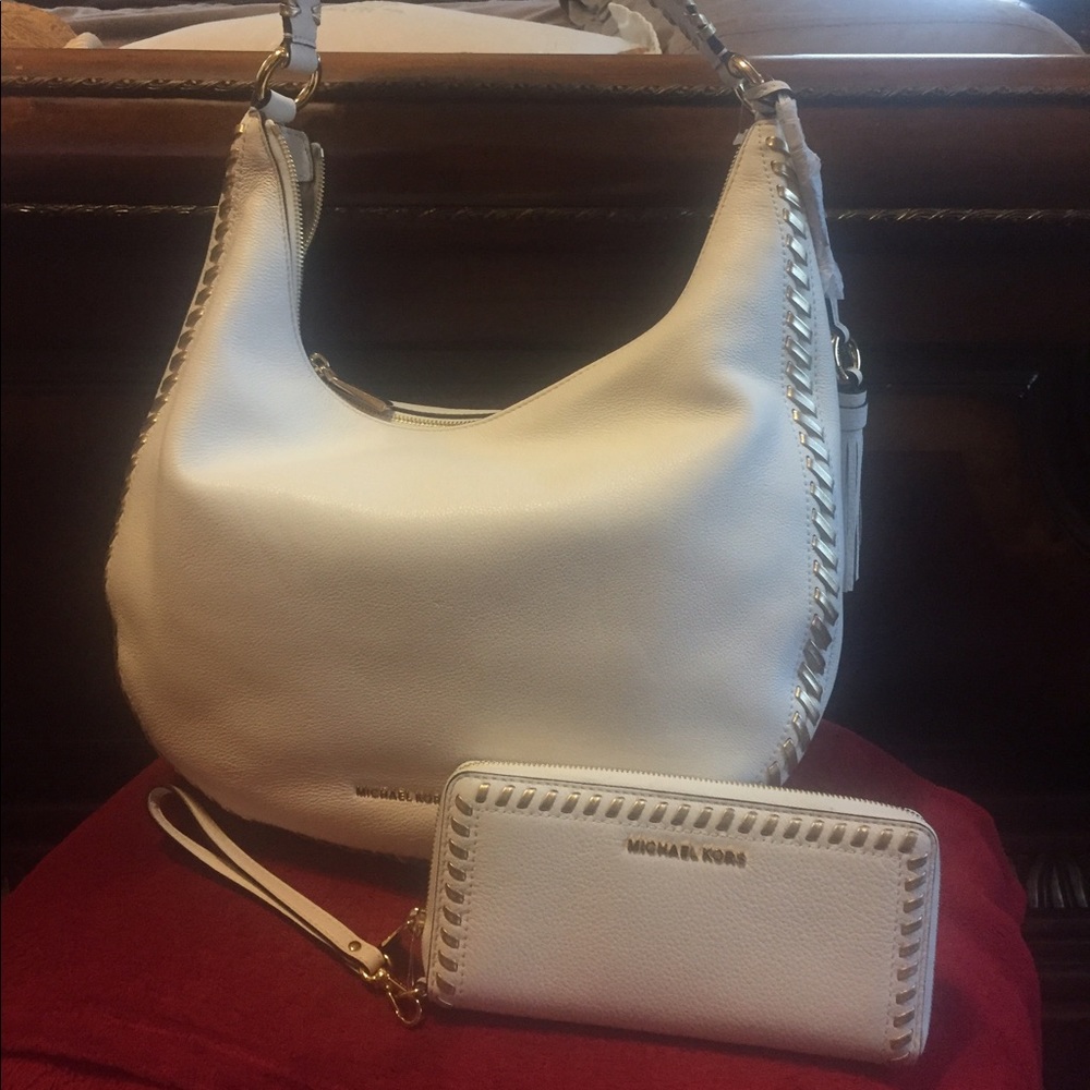 Michael Kors White Purse and Wristlet