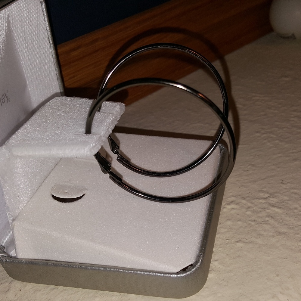 Black metal hoop earrings