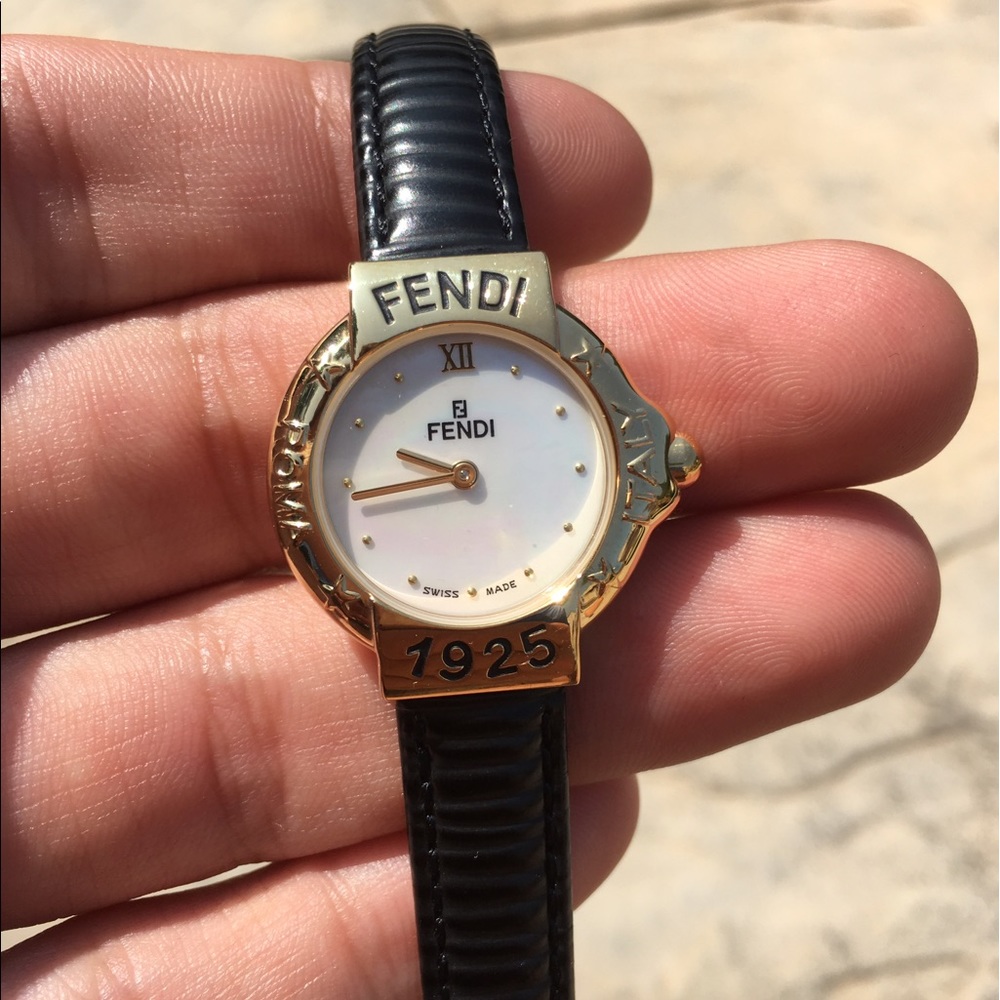 Fendi  orogoli genuine leather watch