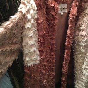 Zendaya faux fur coat brand new