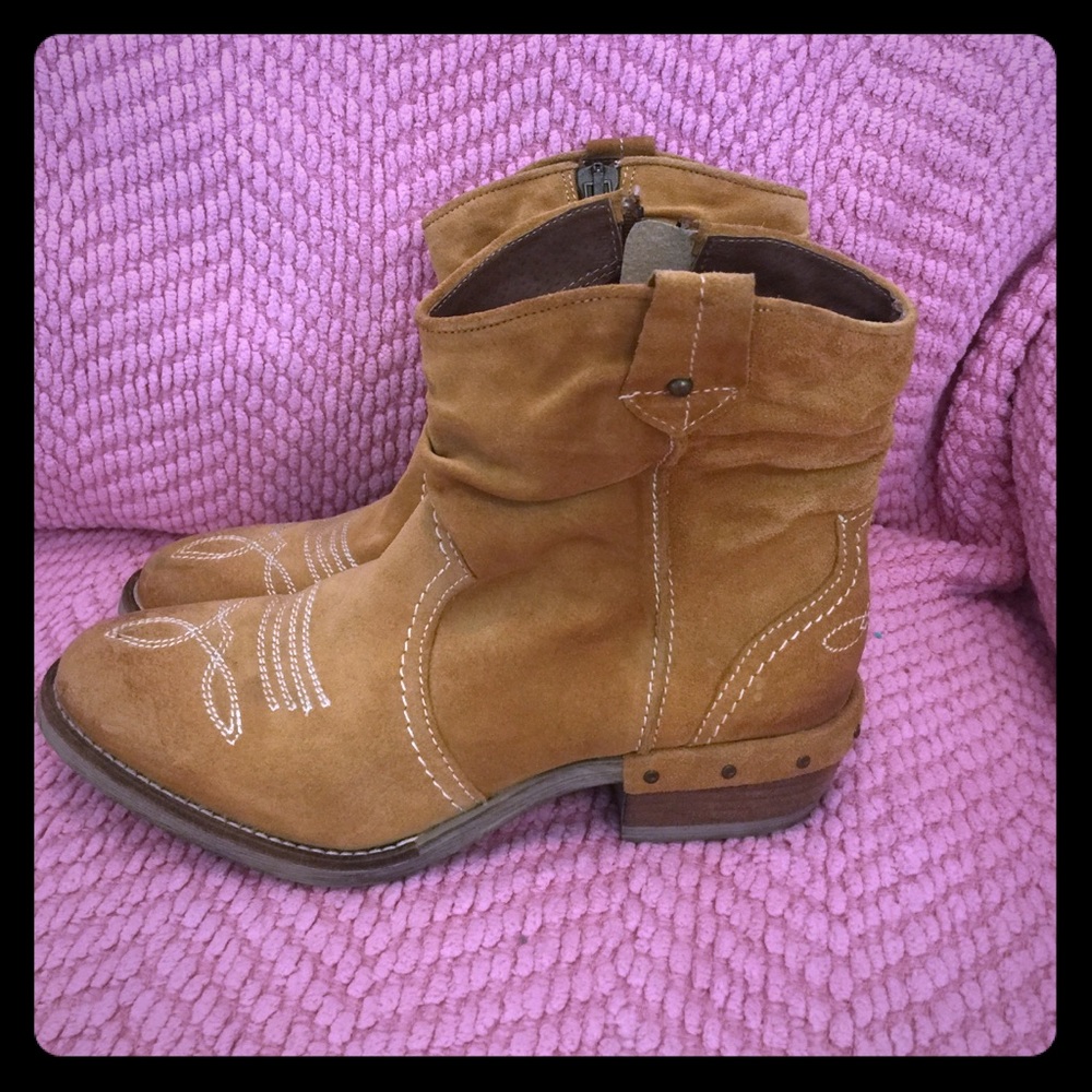 Tavotazioua Cowboy Boots size 40