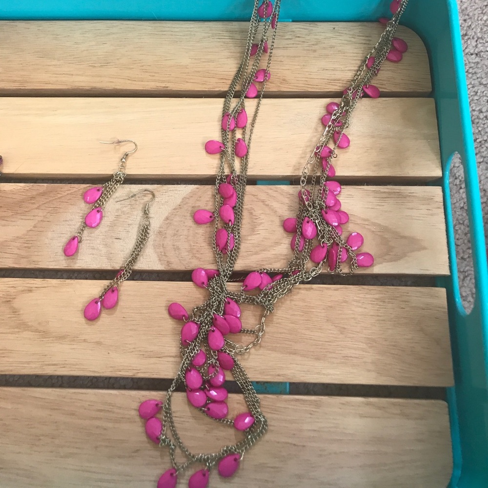 Boscov brand pink gold necklace earring set