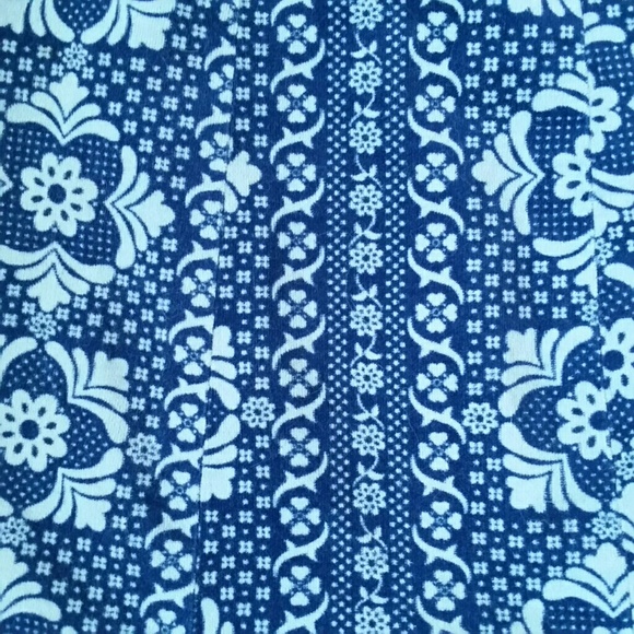 Blue patterned Fossil velour skirt - Picture 2 of 2