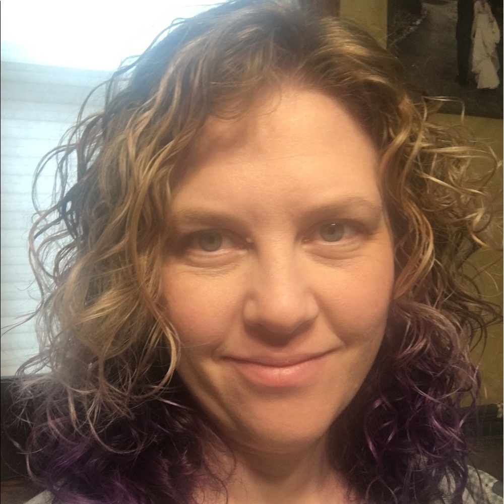 Meet your Posher, Nicole