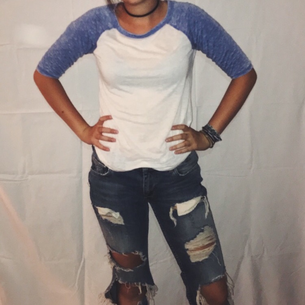 Baseball tee with blue sleeves