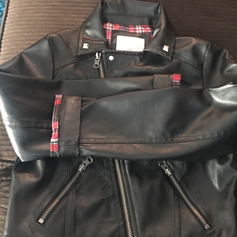 🖤❤️Justice faux leather jacket