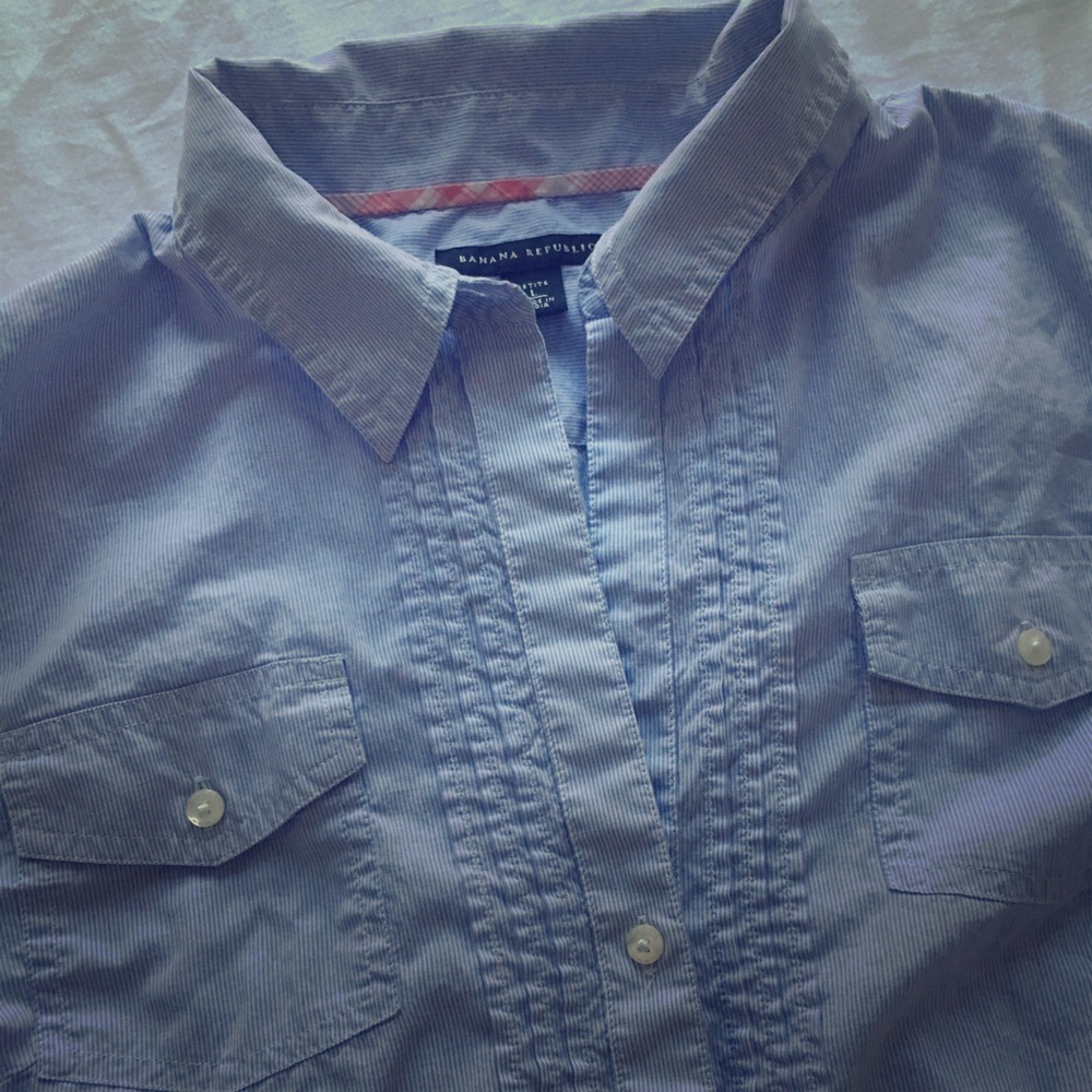 Classic blue/white button up