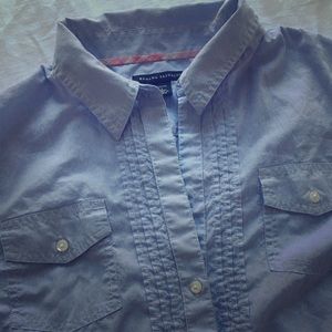 Classic blue/white button up