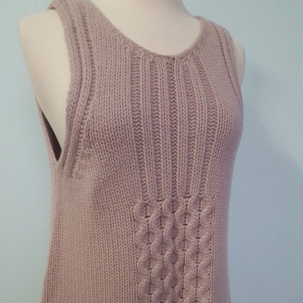 Graham & Spencer 100% Cashmere Sleeveless Sweater
