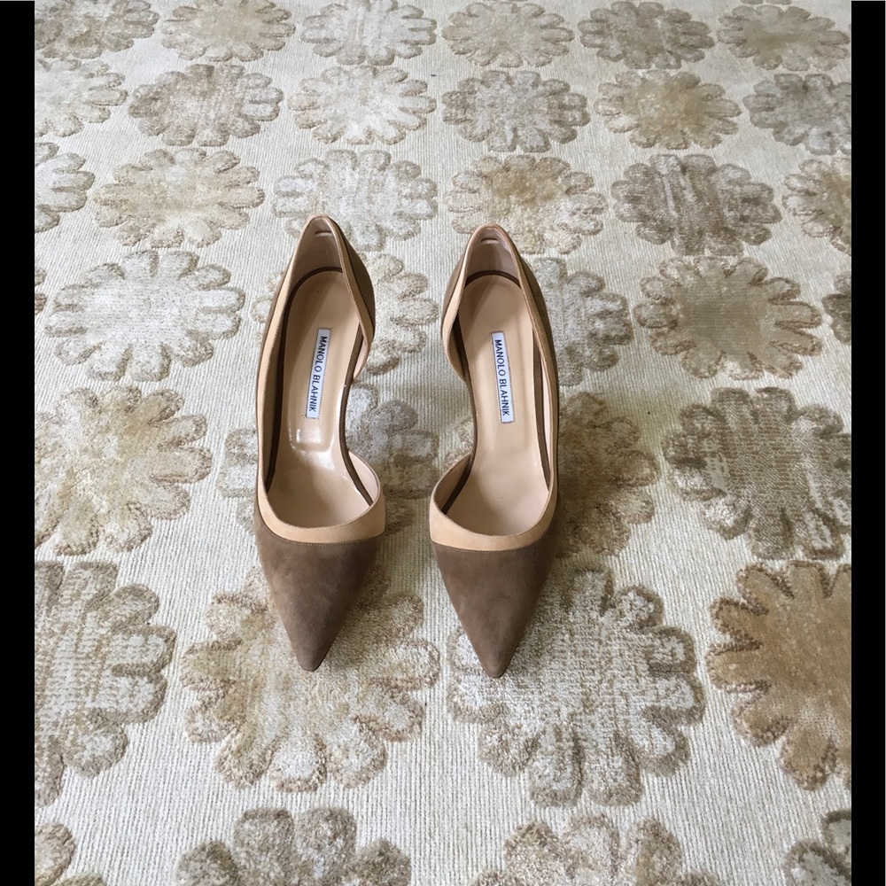 Manolo Blahnik Suede Beige Pumps