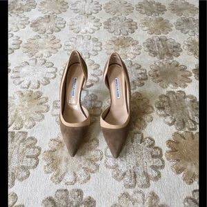 Manolo Blahnik Suede Beige Pumps