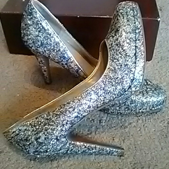 Wedge Heels - Picture 2 of 3