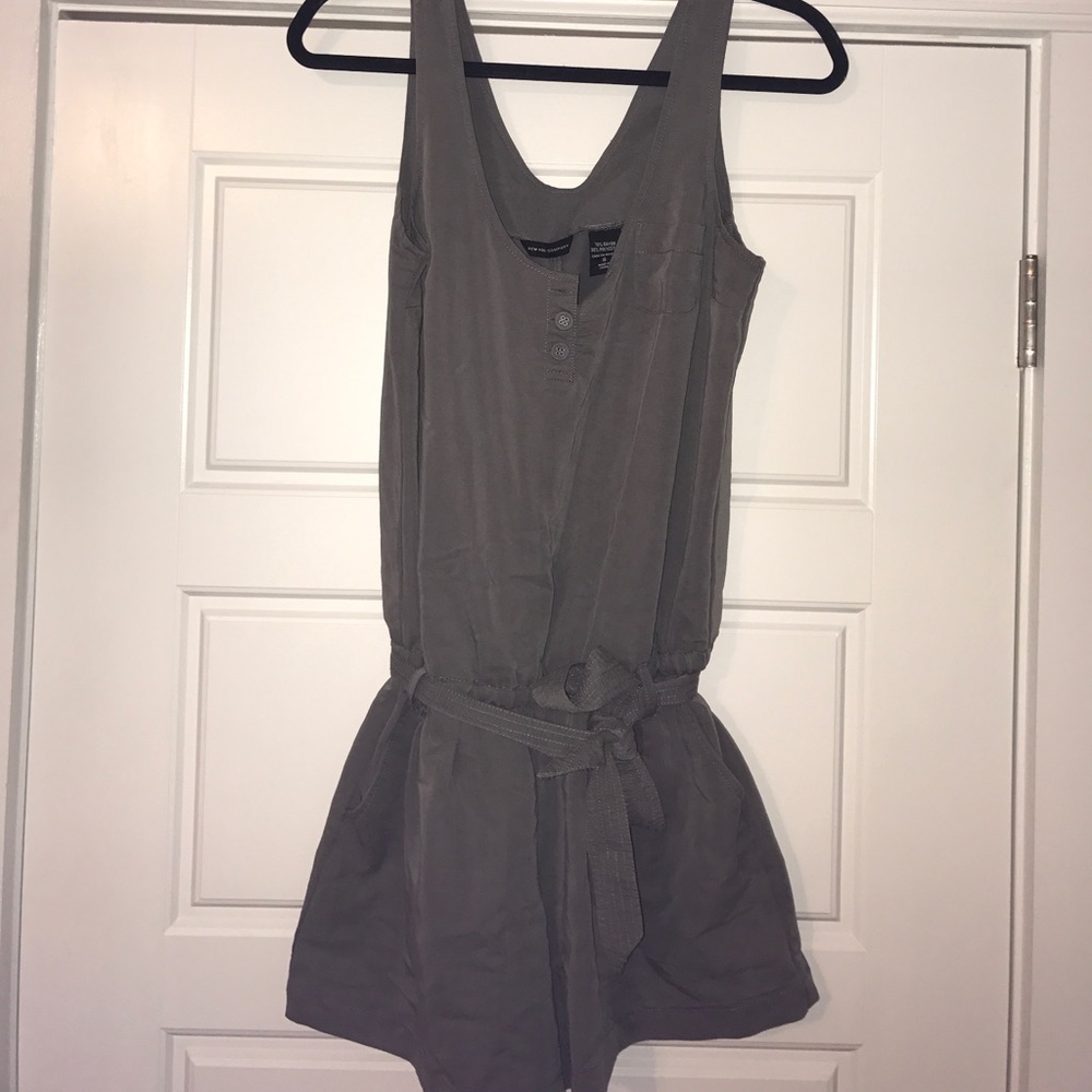 New York & Co sleeveless belted romper