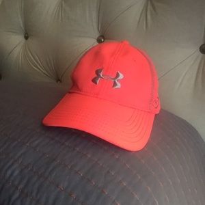 UNDER ARMOUR WOMEN'S HAT