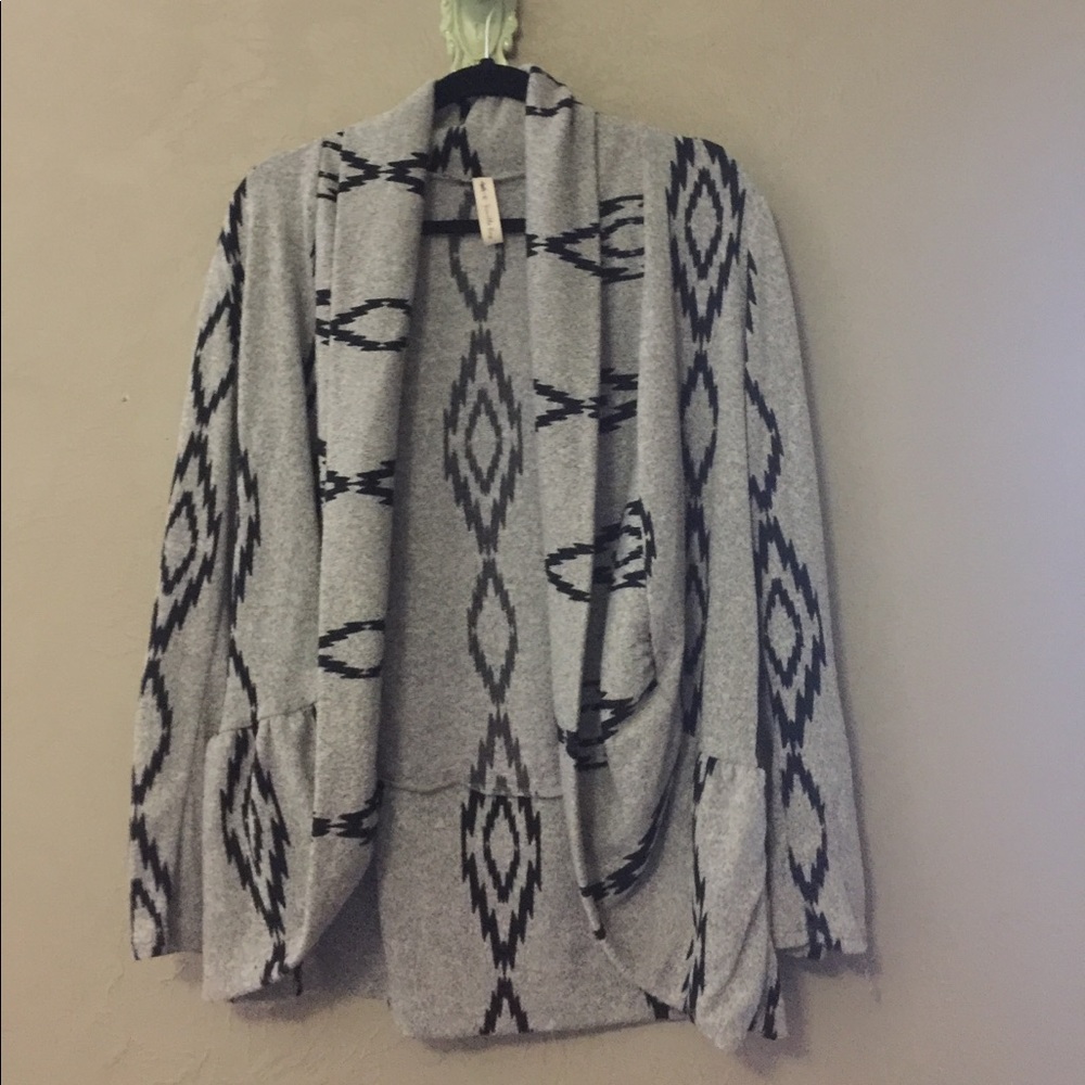 Cute print cardi!