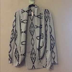 Cute print cardi!