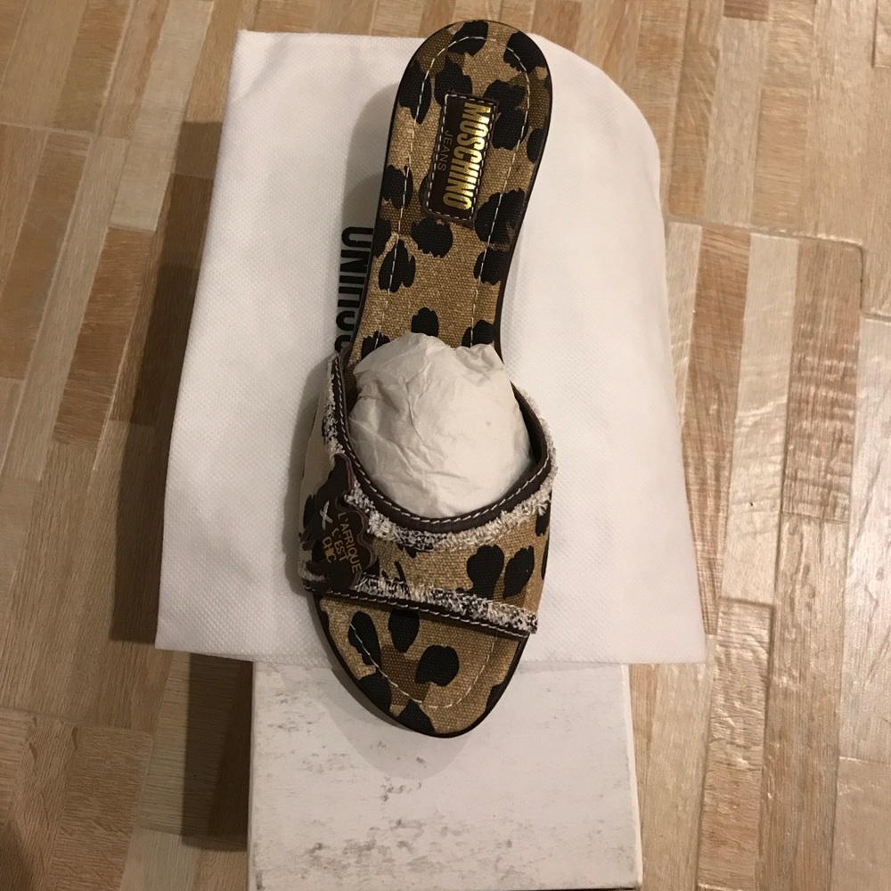 New Moschino shoes size 39/9