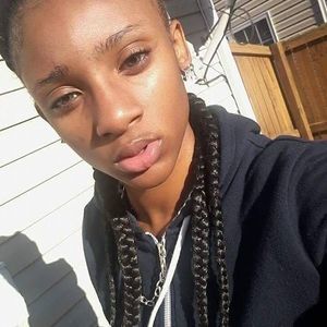 Meet your Posher, Imani