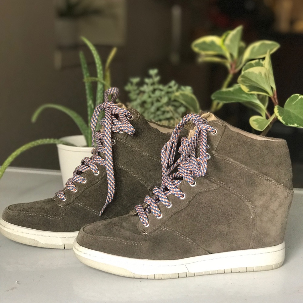 Steve Madden lymlight wedge sneakers