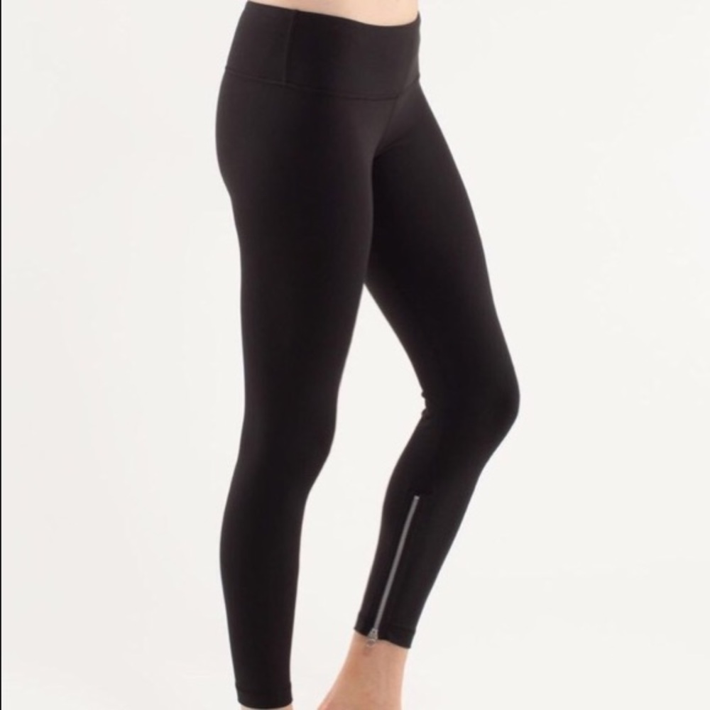 Lululemon black 7/8 athletic leggings