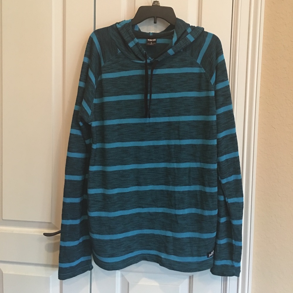 Men's long sleeved hoodie shirt size L