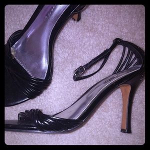 Cute black heels!👠