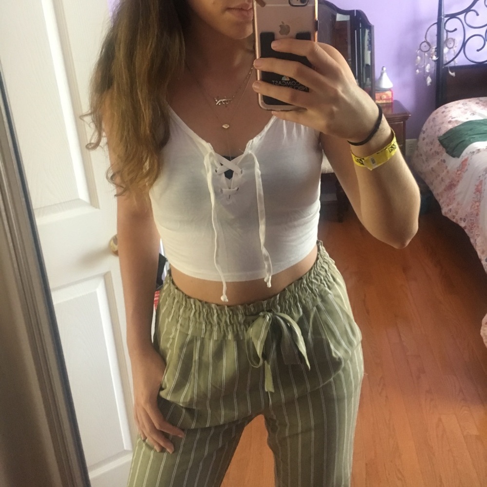 White lace up tank top, size 6 boohoo