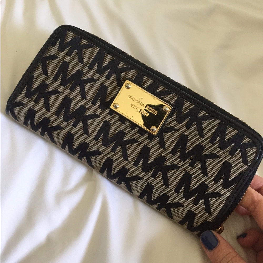 Michael Kors wallet