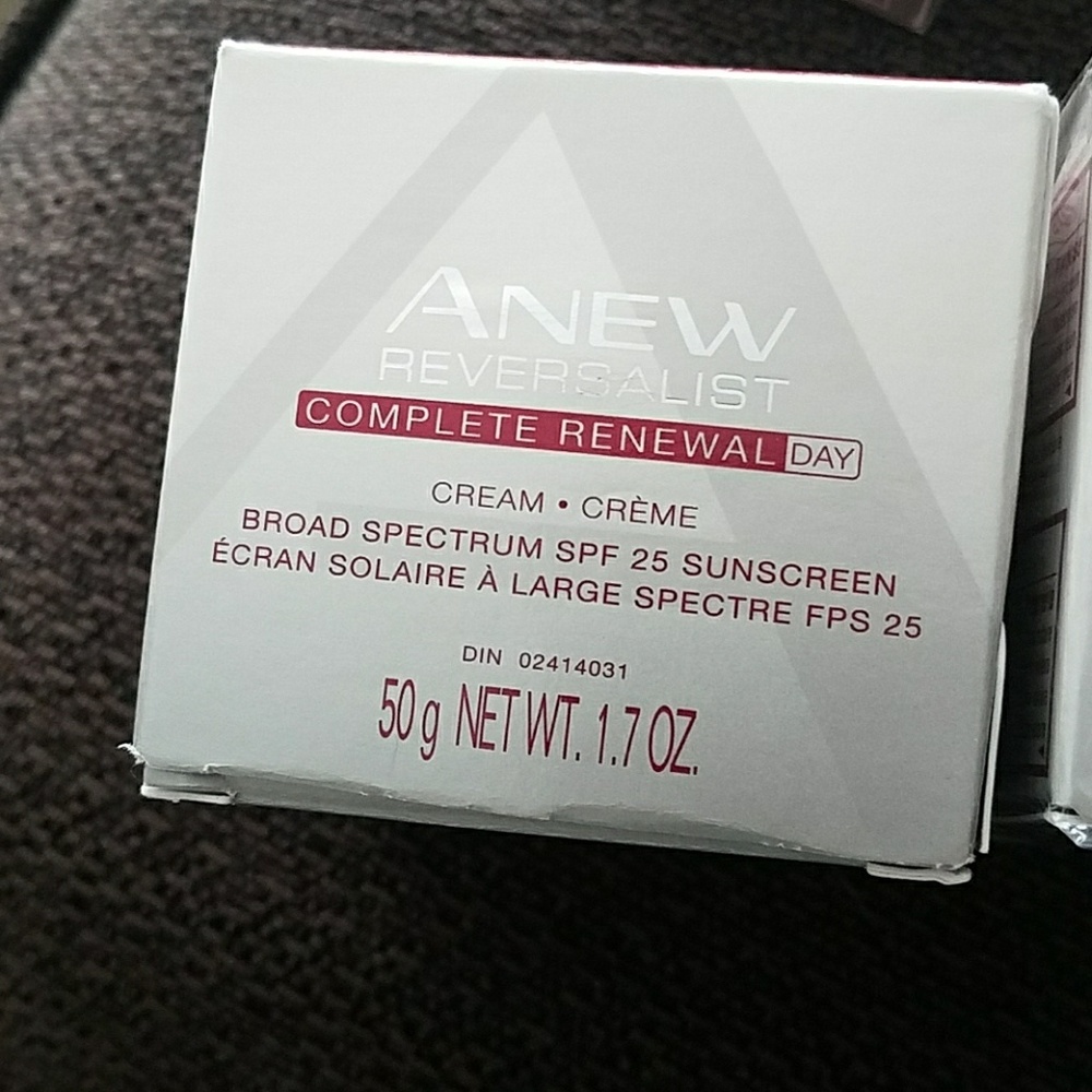 Avon anew reversalist complete renewal day creme