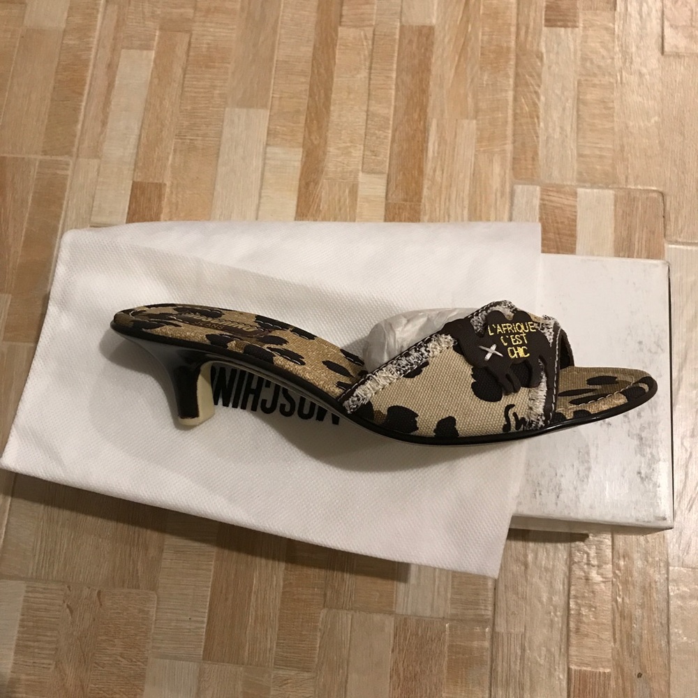 New Moschino Black and Brown sandals size 37/7
