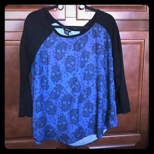 Torrid Size 0 3/4 sleeve leopard printed skulls