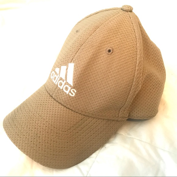 tan/khaki adidas baseball cap - Picture 1 of 2