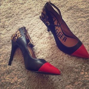 Kelsi Dagger Pumps