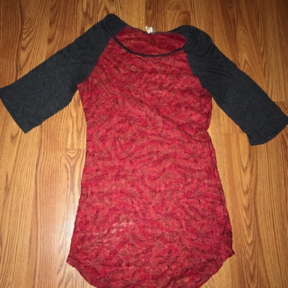 Women's BKE Shirt Size L EUC