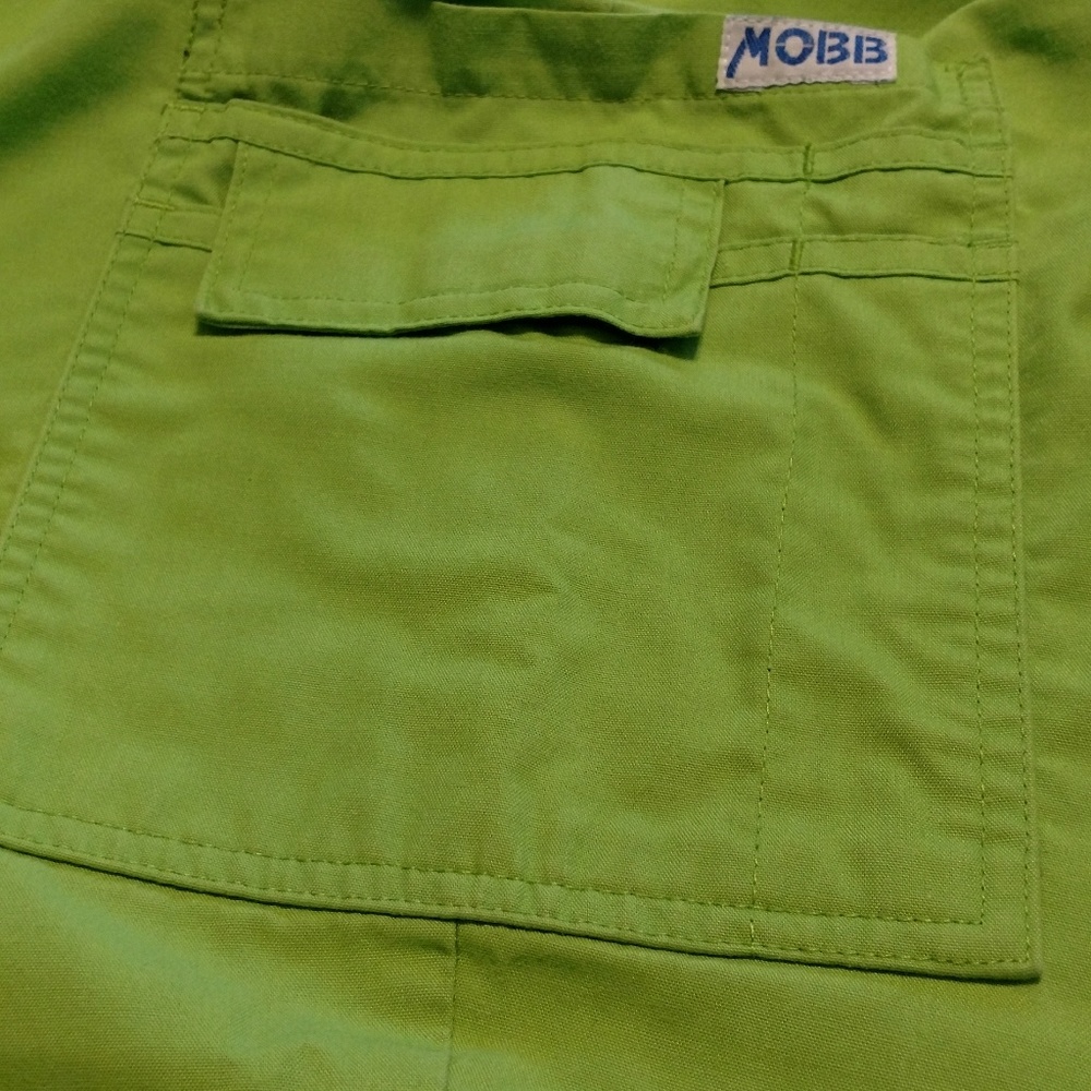 Scrub set