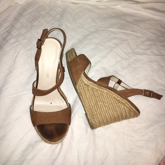Audrey Brook size 7.5 sandals - Picture 1 of 6