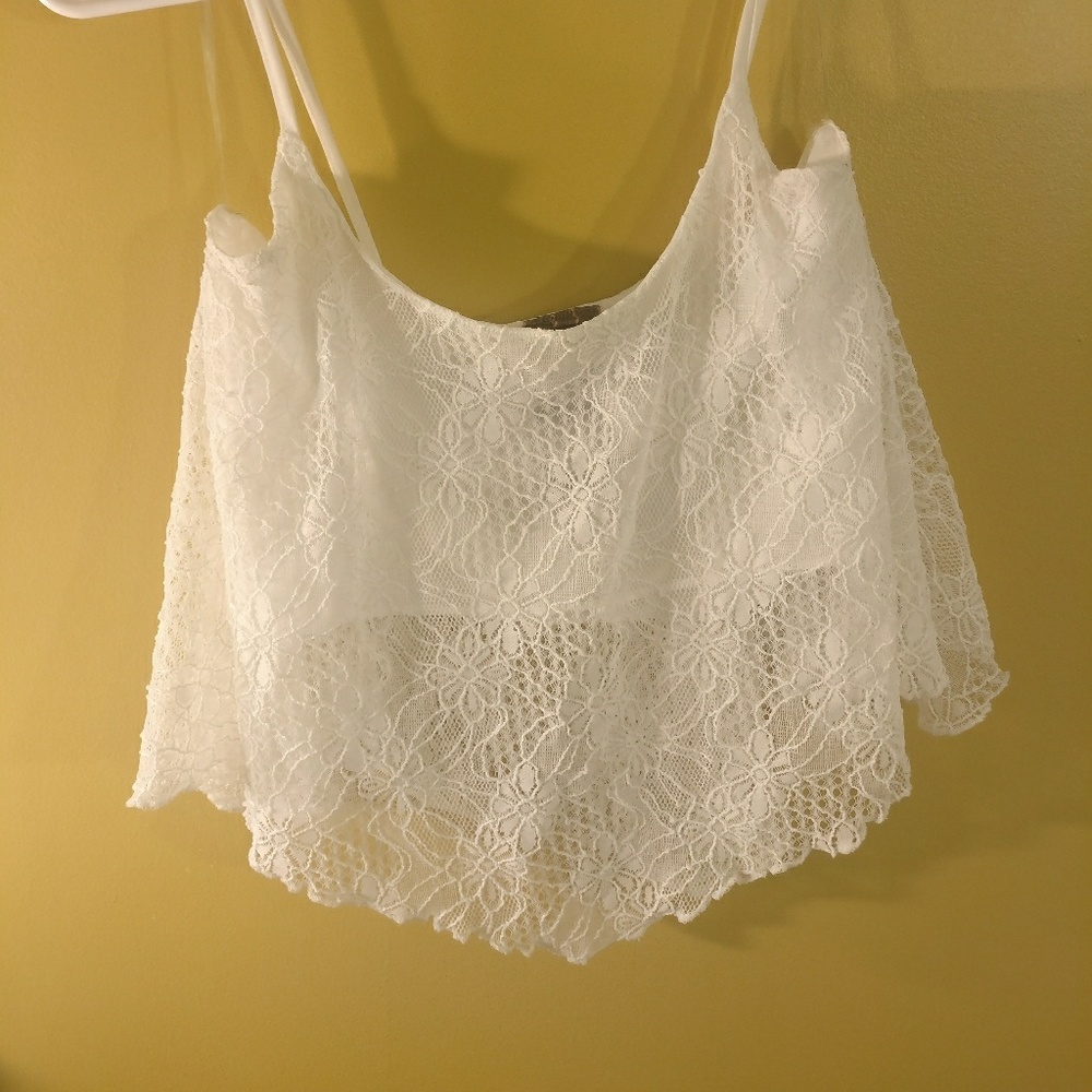 Cropped off-white lace cami