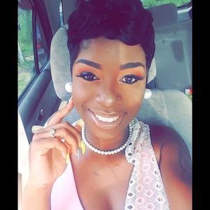 Meet your Posher, Salethia