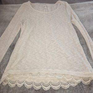 Sweater with lace scalloped detail