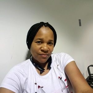 Meet your Posher, Lara