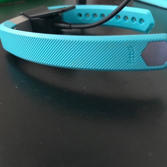 Used once FitBit - Picture 2 of 3