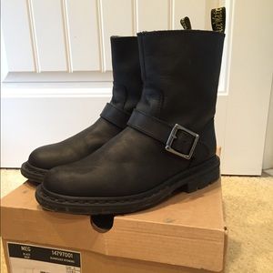 Dr. Martens Meg boots