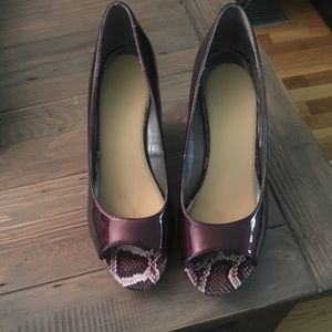 Bandolino Wine Burgundy Peep toe wedges, Size 10