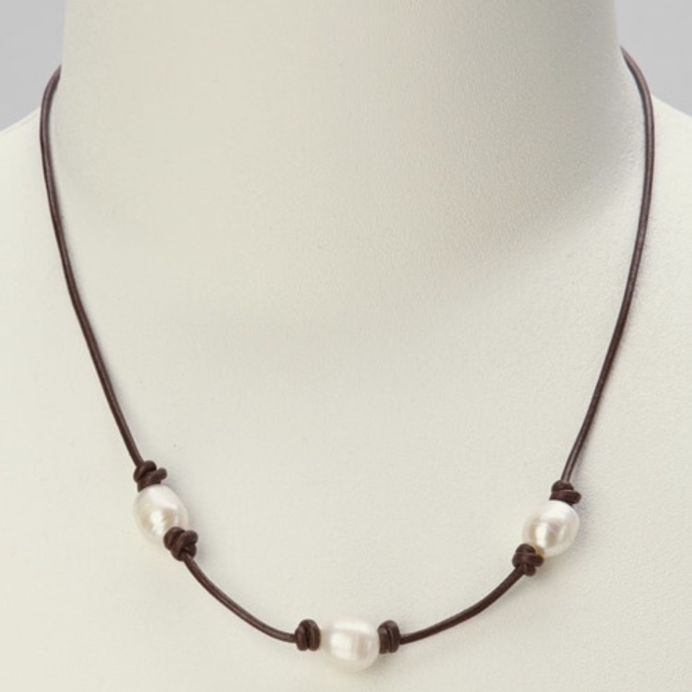 BROWN LEATHER FRESHWATER THREE PEARL NECKLACE!!